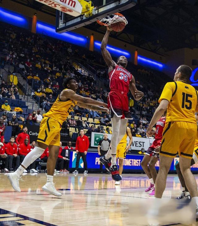 美国NBA聚焦重点对决，球员表现引人注目的简单介绍