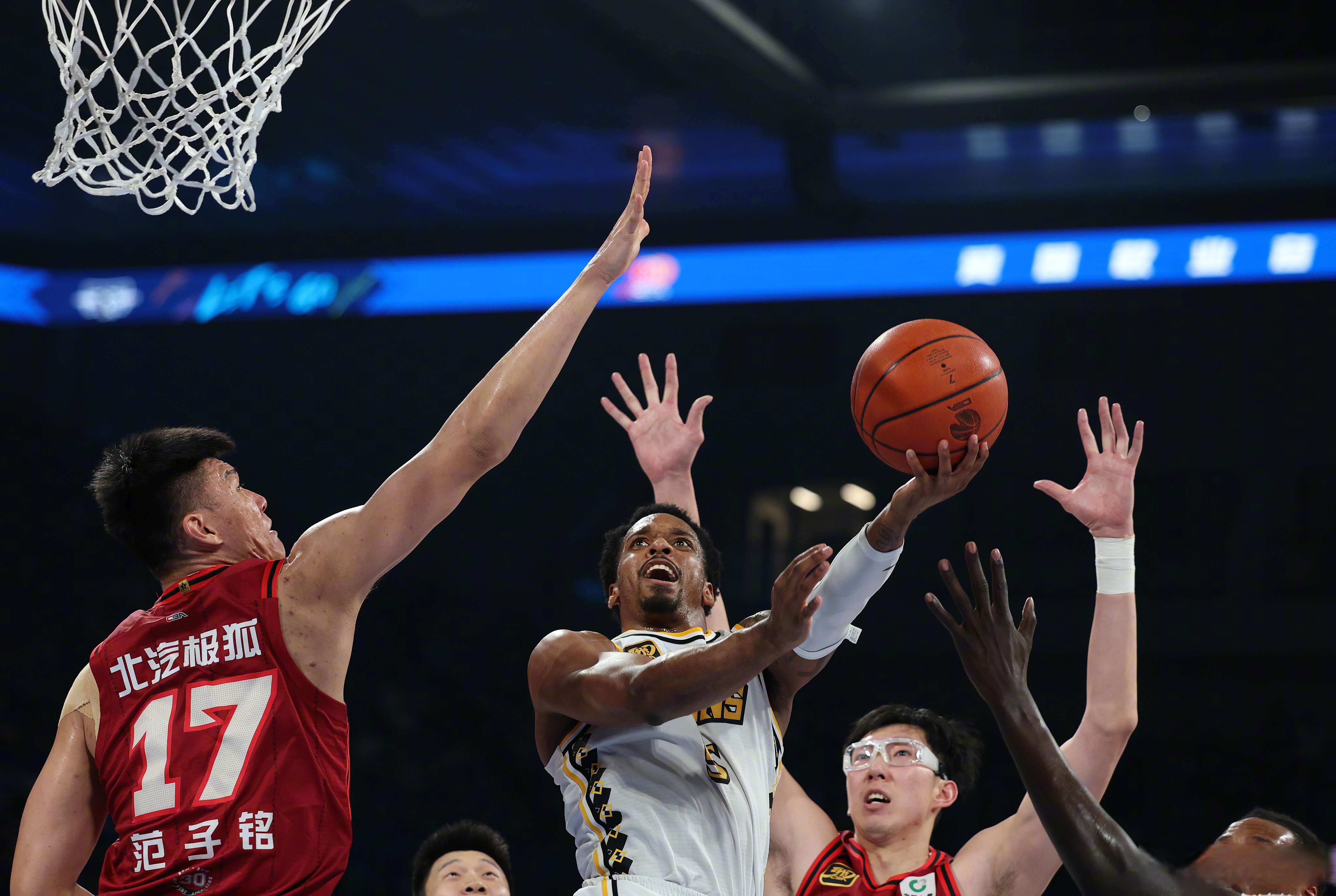 惊天逆转！CBA战队挺进四强