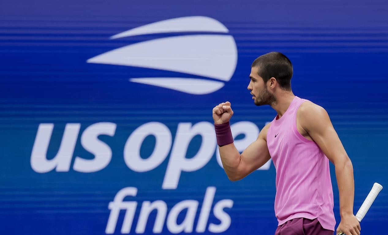 美网险胜年终总决赛，阿尔卡拉斯点燃赛场