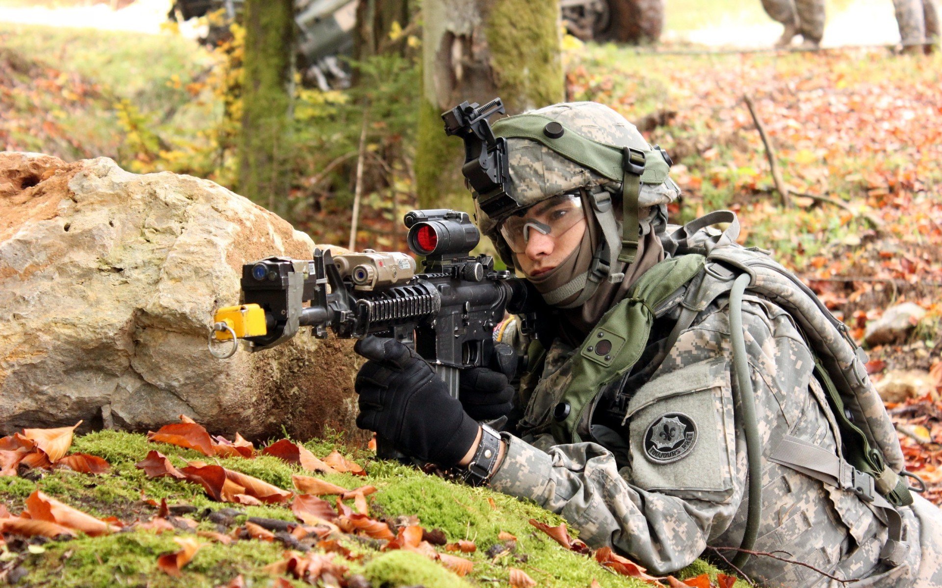 陨落与绽放，黄与红的对撞之夜