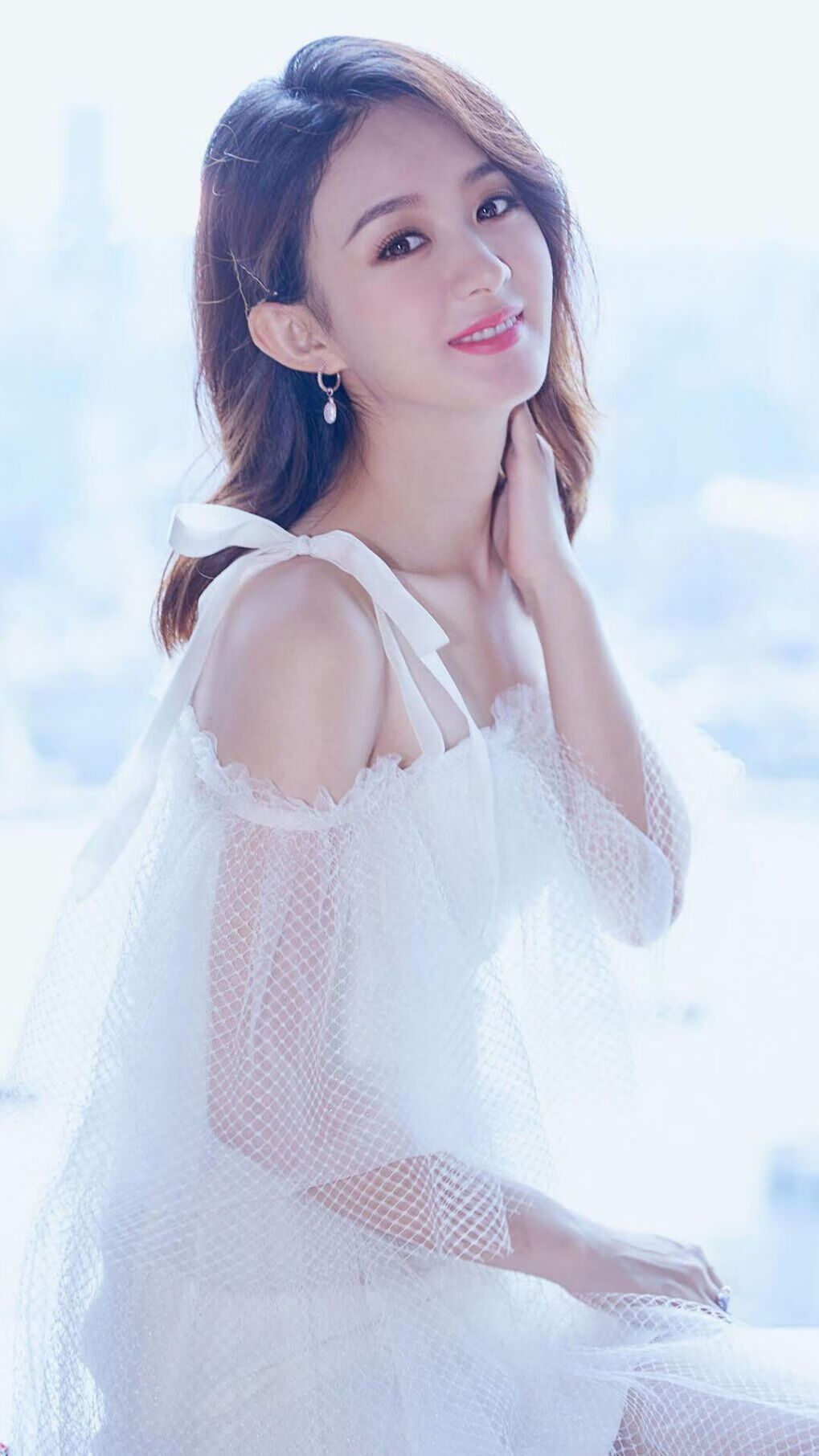 巨星时刻与团队胜利，米切尔孤星闪耀，魔术团队致胜晋级