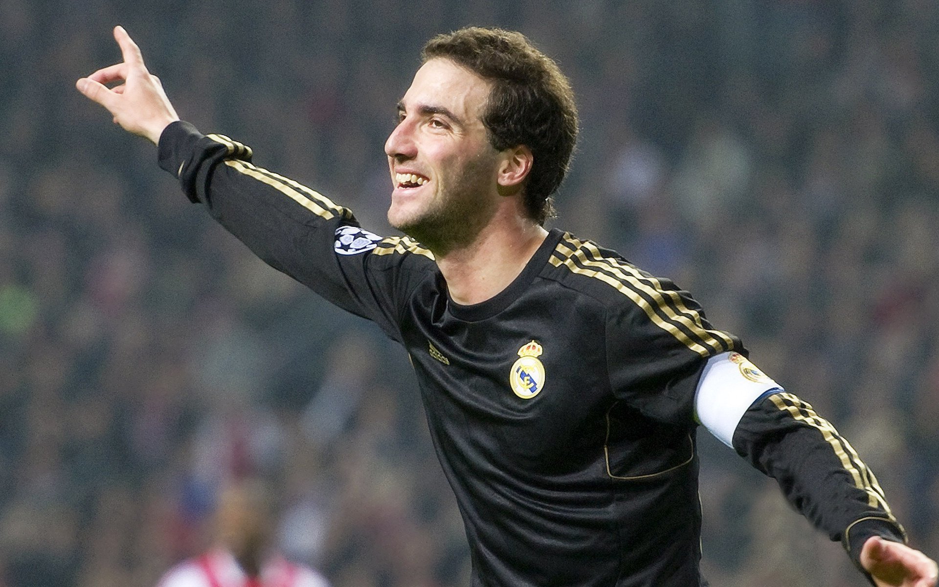 新西兰疯蚁解剖拜仁精密仪器,拉亚在年度焦点之战接管比赛的启示